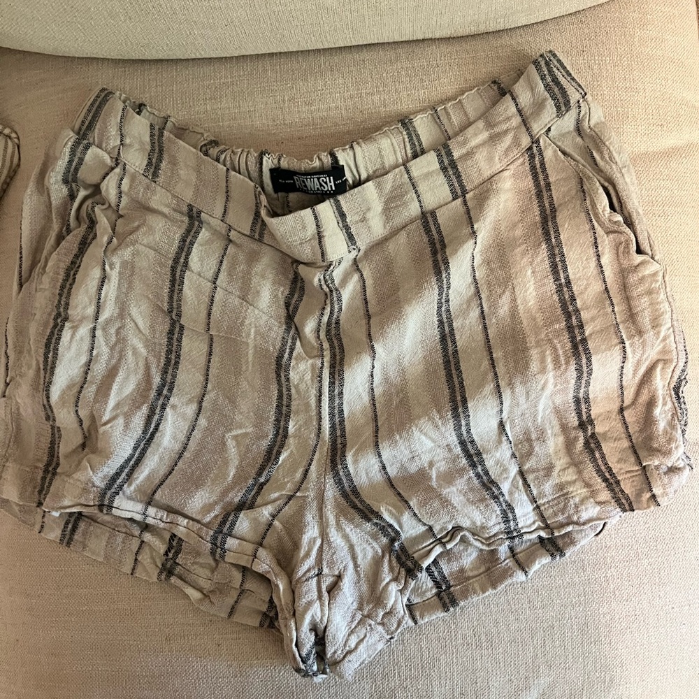 Women’s Rewash Brand Size L Tan striped shorts